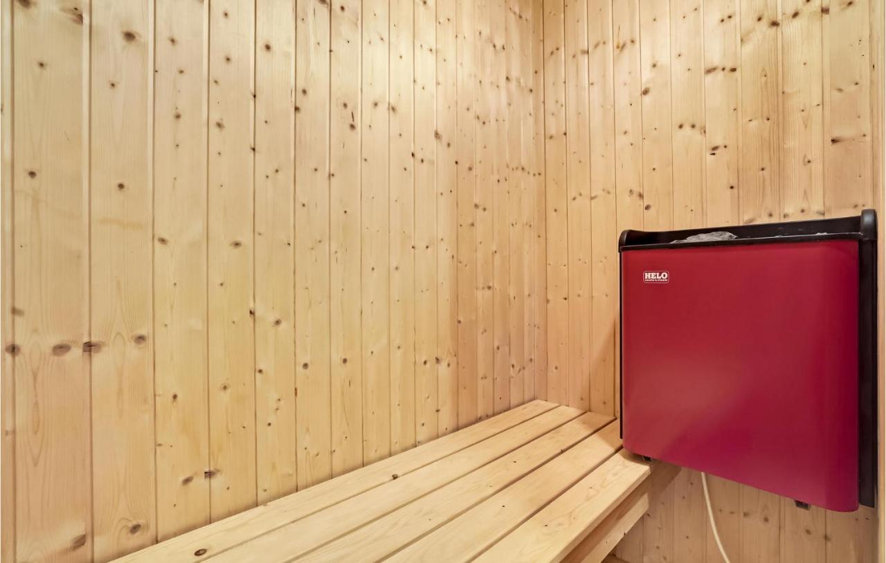 3 Bedroom Beautiful Home In オーベンロー エクステリア 写真